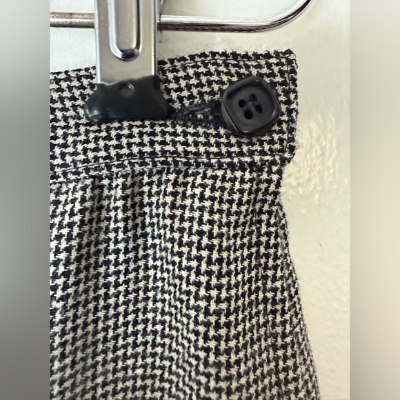 Pendleton vintage black and white houndstooth wool pencil skirt. S - Picture 3 of 7